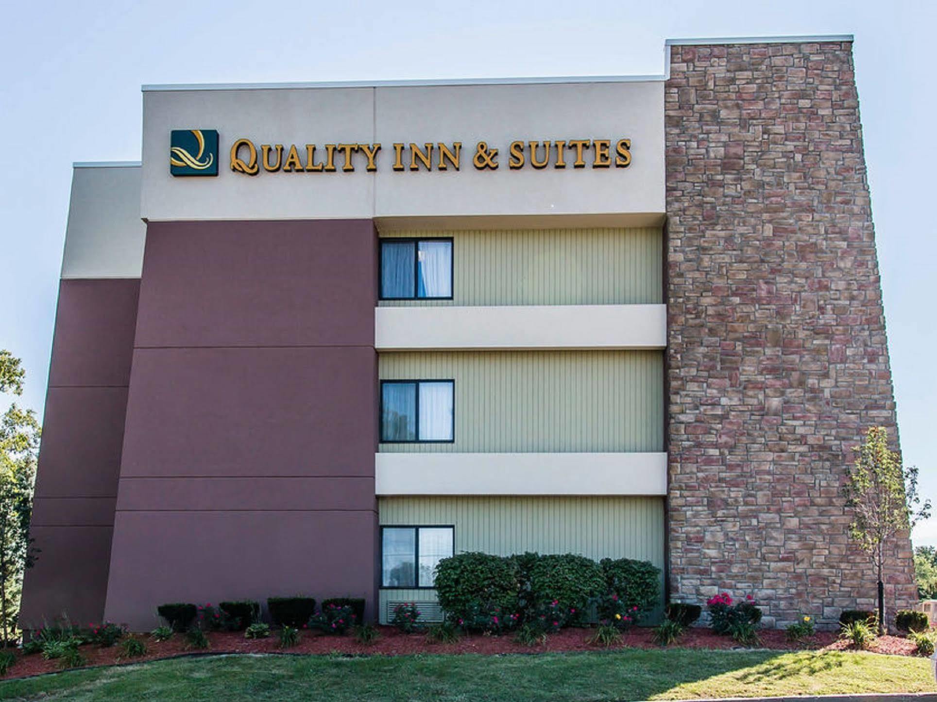 Quality Inn & Suites Warren - Detroit מראה חיצוני תמונה